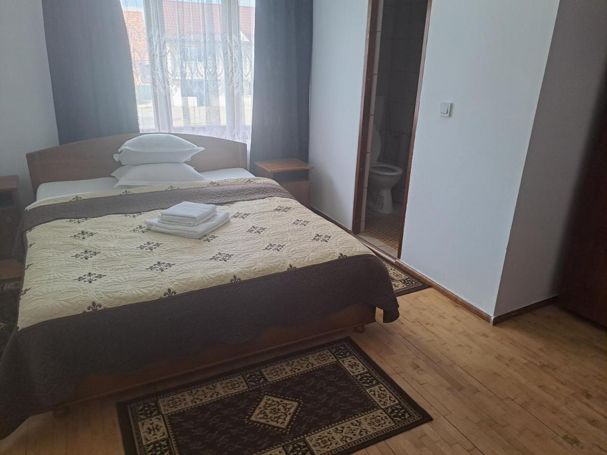 Pensiunea Rednic Lenuta Giulesti Exteriér fotografie